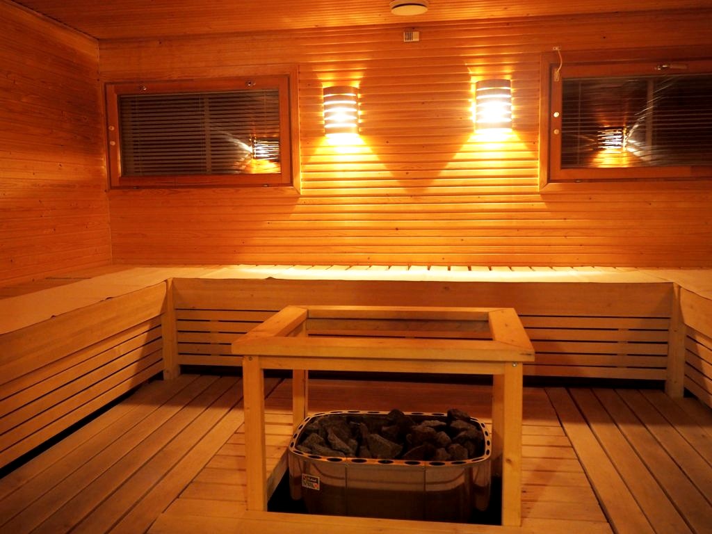 Sauna et ice swimming : une expérience typiquement finlandaise !